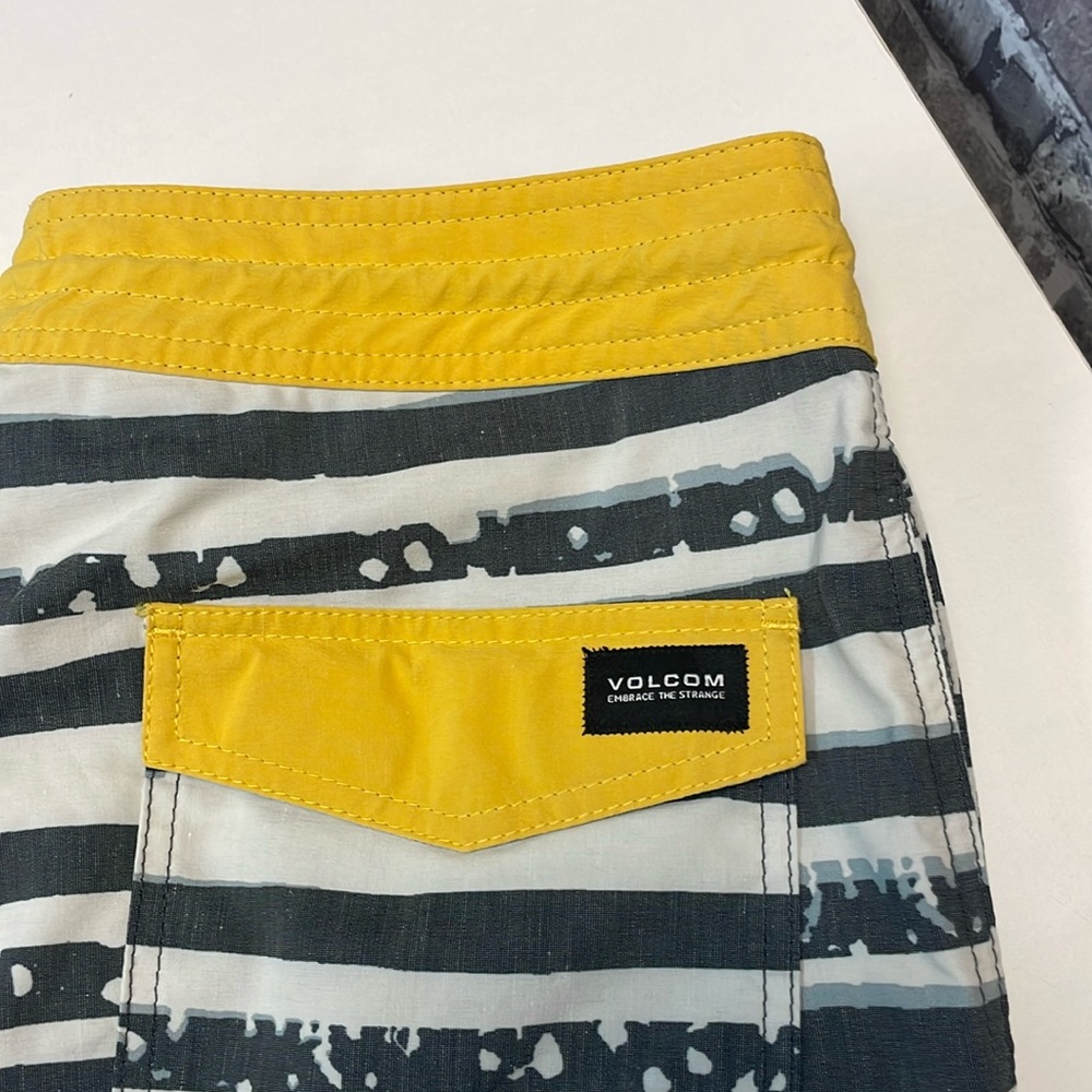 Volcom men’s shorts